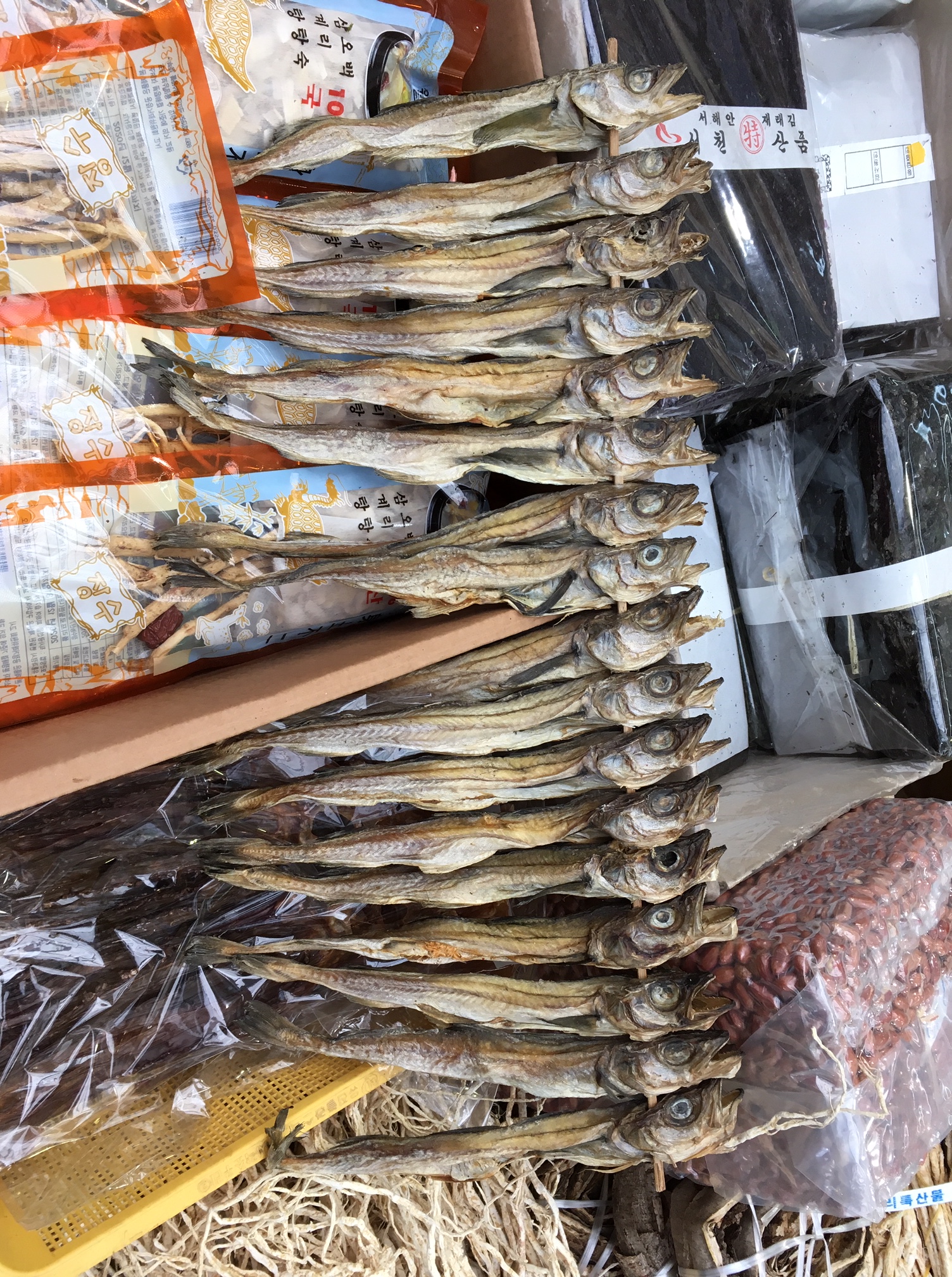 Shopping at Tongbok Market in Pyeongtaek